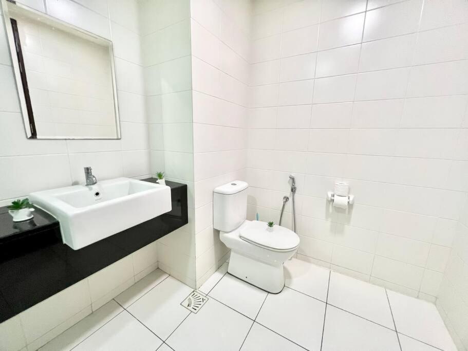B Setia Alam 1-5 Pax Cozy Home Wifi&Tv Studio 3 Beds Trefoil シャー・アラム エクステリア 写真